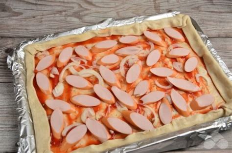 Пицца на слоеном тесте с сосисками – простой и вкусный рецепт с фото ...