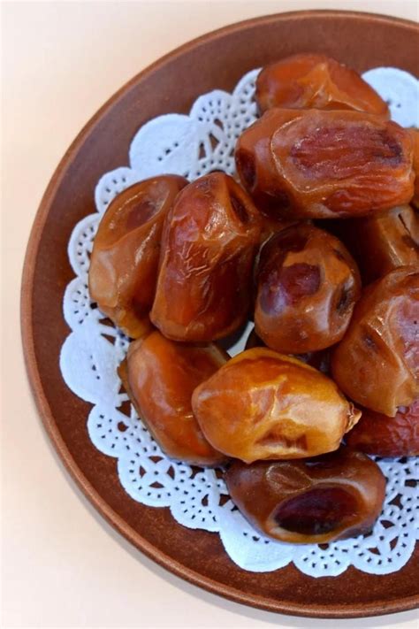 jenis kurma terbaik   enak  indonesia artofit