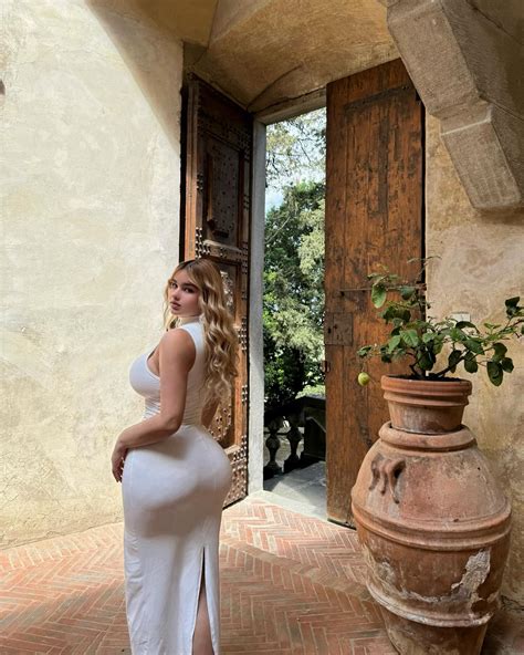 Anastasiya Kvitko | Live your life like a fairytale 💫@NovaMEN by ...