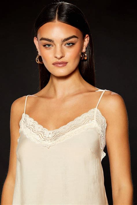 RUNWAY 1.8.1.8 Nude Runway 1.8.1.8 Strappy Lace Trim Cami