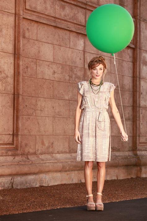 feb 2012 | Frau, Luftballons