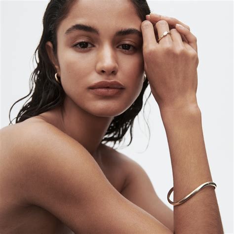 Awa | Solid Wave Bangle – Kate & Kole