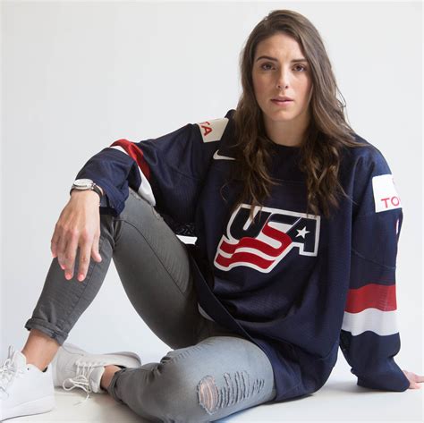 Top 10 Hottest Female Ice-Hockey Players in the World Right Now