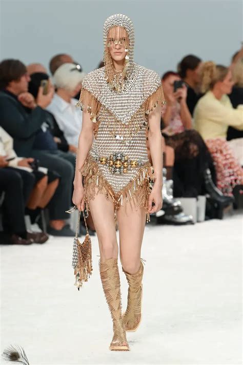 Модные наряды на 2024 год – что презентовали известные дизайнеры - Fashion