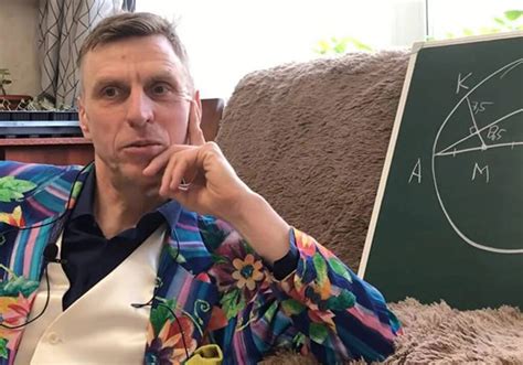 «Многие мои ровесники утверждают, что интернет — зло. По-моему, это ...