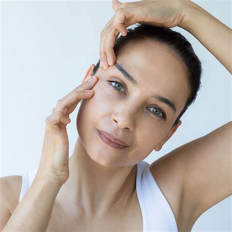 Face yoga vs sculpting tools: Which one to use?