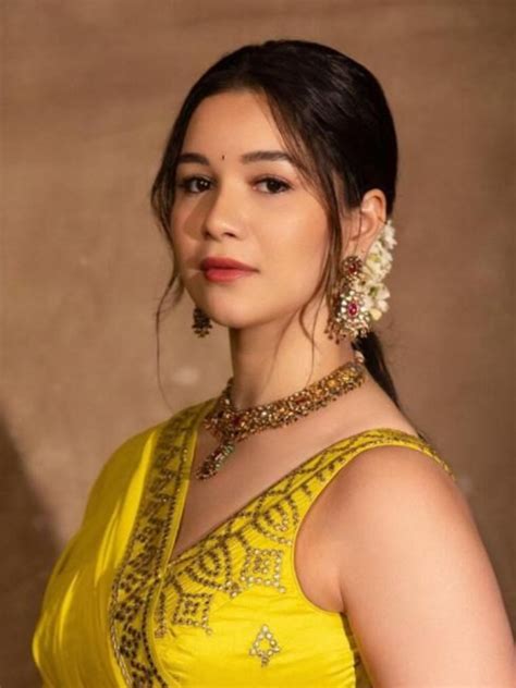 stunning ethnic outfits  sara tendulkar times  india