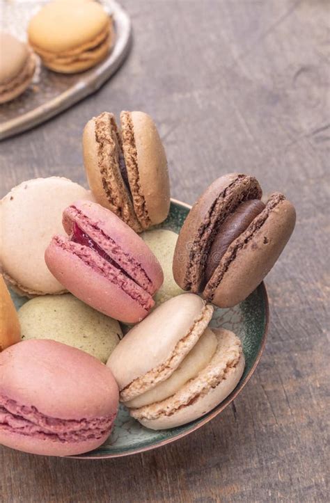 французское macaron стоковое изображение. изображение насчитывающей ...