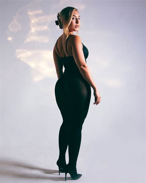 Pin by Дмитрий on Быстрое сохранение in 2025 | Nice bathing suits