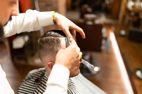 Galerie – BARBER DE LUX