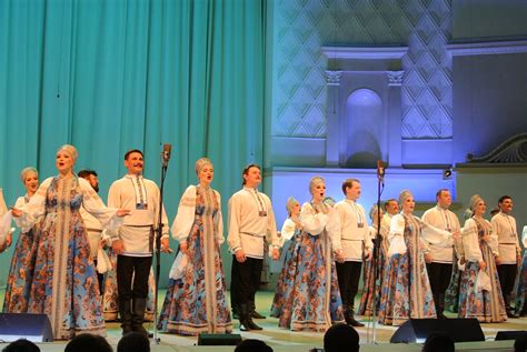 Оренбургский народный хор выступил в концертном зале имени Чайковского ...