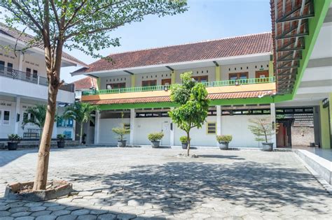 Kompleks Putri – Ma'had Imam Bukhari