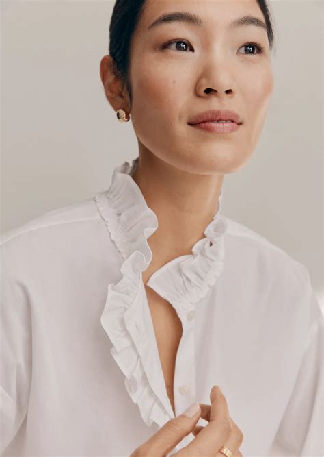 Shoppers react to the high fees on the ann taylor credit card 9