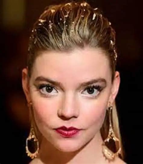 ANYA TAYLOR JOY Wiki, Age, Height, Boyfriend, Net Worth, Family, Career ...