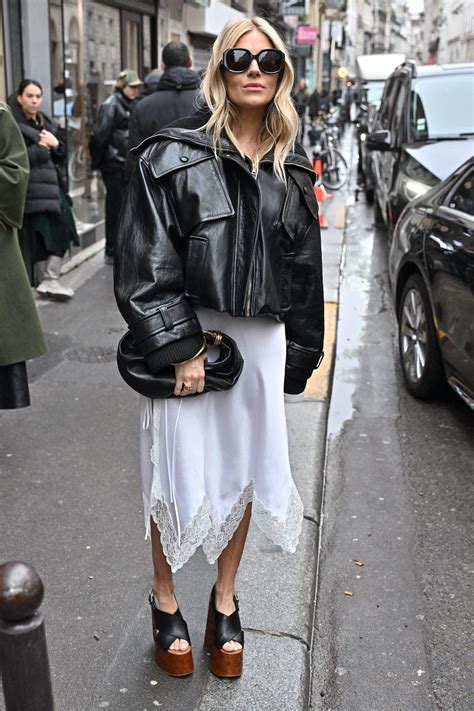 Sienna Miller bezoekt Chloé-show tijdens Paris Fashion Week