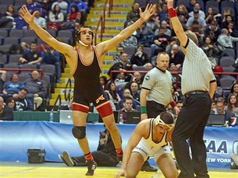 Final round of the state High School wrestling championships