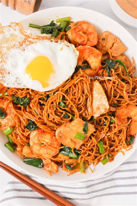 mie goreng indonesian fried noodles  plaid aprons