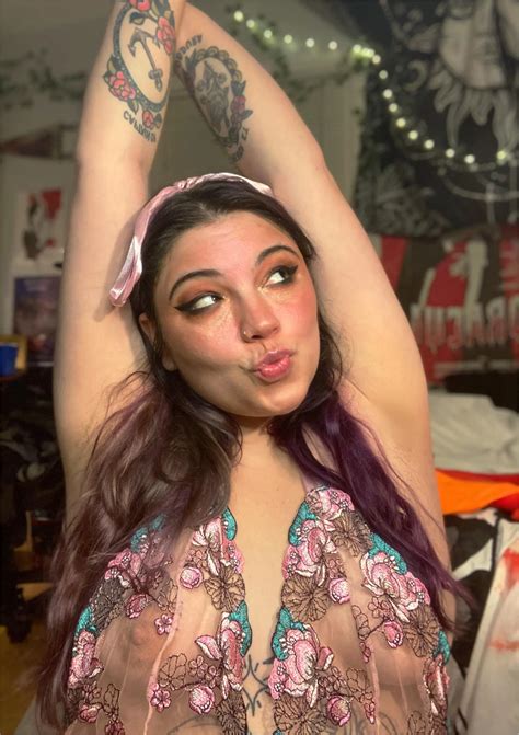 Chubby princess 👑 | Scrolller