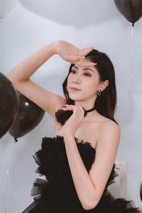 Vẻ đẹp hút hồn của Hoa khôi bóng chuyền Kiều Trinh | VOZ