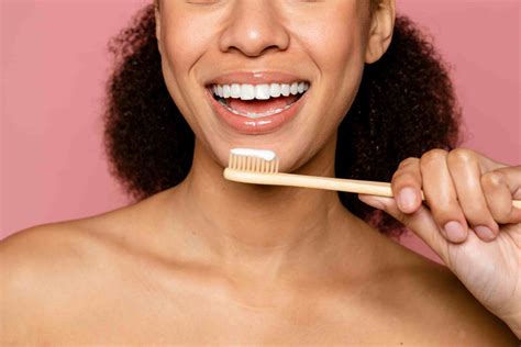 10 Common Mistakes Made When Brushing Teeth – Enlighten Smiles