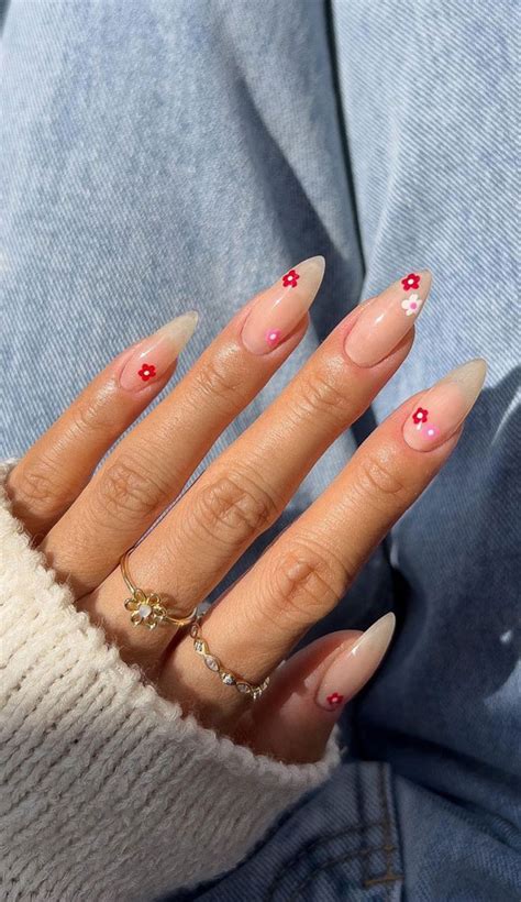 Bloom into Summer with Gorgeous Floral Nail Designs : Simple Nails with
