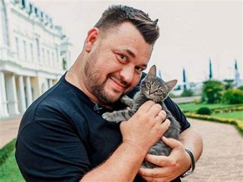 Солист группы «Руки Вверх!» Сергей Жуков отмечает день рождения ...