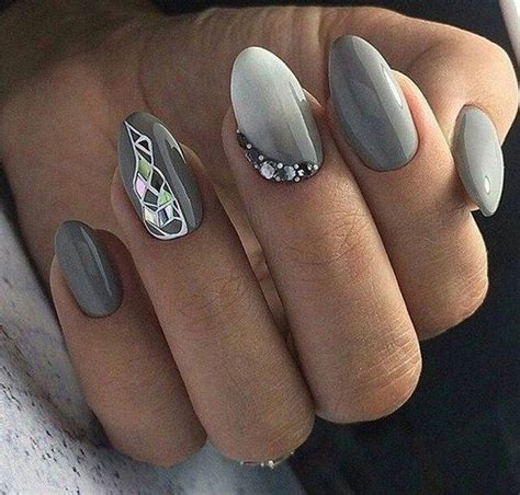 Модный маникюр со стразами 2025 - фото, идеи, тренды | Swarovski nails ...