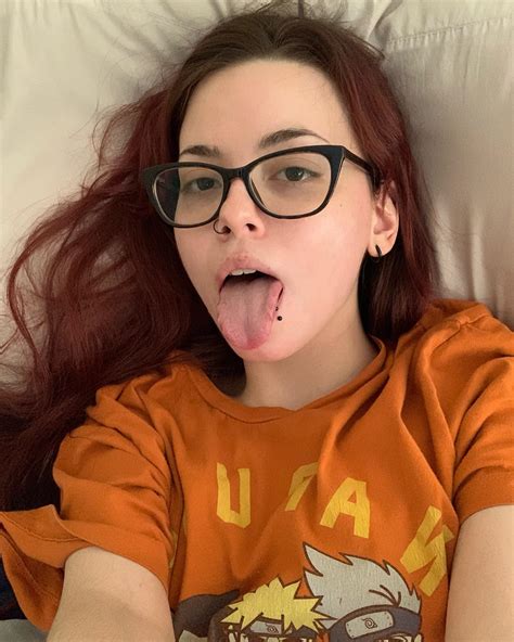 Let me swallow you whole : r/TongueTastic