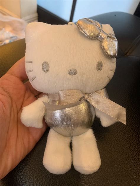 Hello Kitty Silver Mascot Charm (no chain), Hobbies & Toys, Toys ...