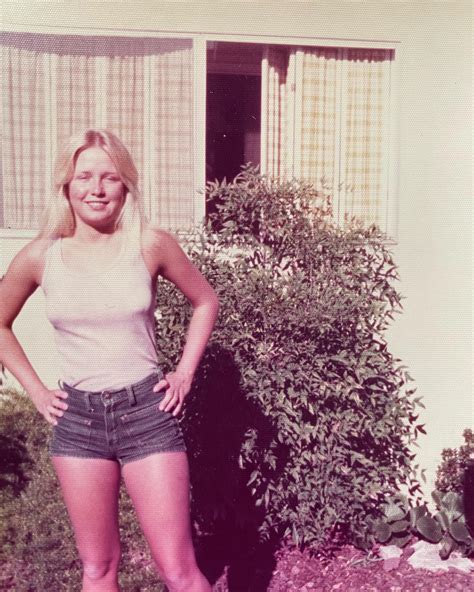 Linnea Quigley - #flashbackfriday Right after moving to... | Facebook