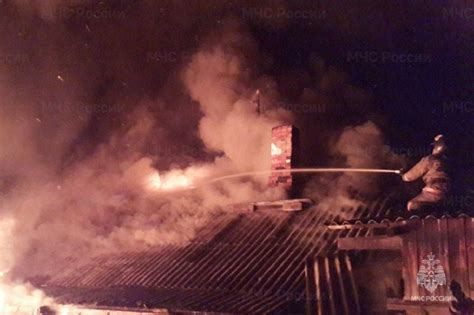 В Братске женщина погибла во время пожара в частном деревянном доме ...