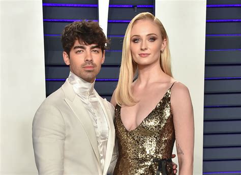 La actriz Sophie Turner y el cantante Joe Jonas están en proceso de