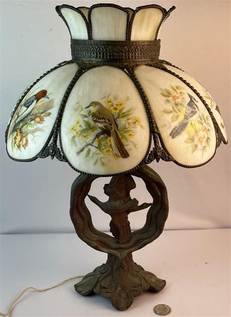 Lot - Vintage Figural Bird Table Lamp w/ 8 Panel Glass Shade w/ Painted Birds WORKS