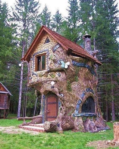 Instagram | Case fiabesche sugli alberi, Case stravaganti, Case da sogno