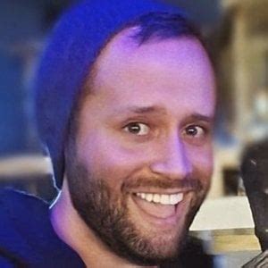 ChewieCatt (YouTube Star) - Age, Birthday, Bio, Facts, Family, Net ...