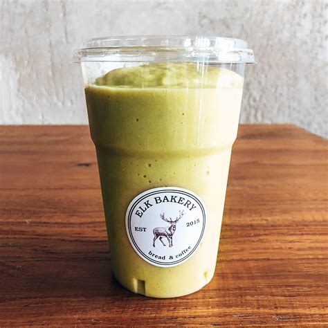 avocado smoothie | ELK BAKERY