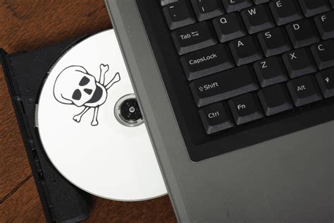 Пиратские версии Microsoft Office и Adobe Photoshop похищают данные и ...