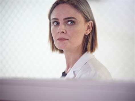 Emily Deschanel Neuscorrectie