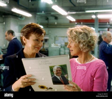 JULIE WALTERS & HELEN MIRREN CALENDAR GIRLS (2003 Stock Photo: 31149499 ...