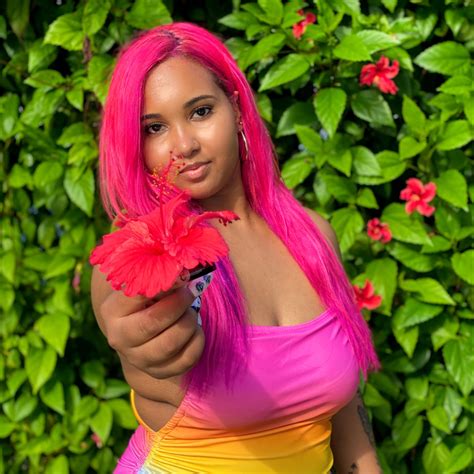 Sabrina Reyes's Amazon Page