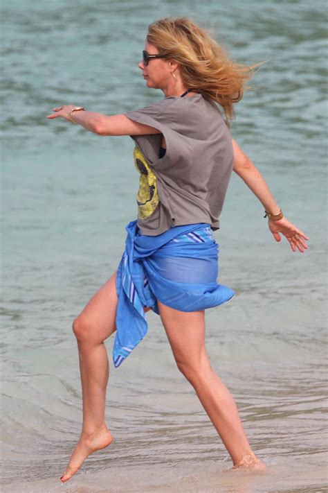 Rosanna Arquette's feet