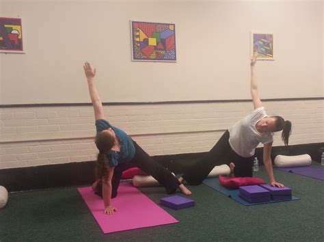 Pregnancy yoga classes - Happy Soles