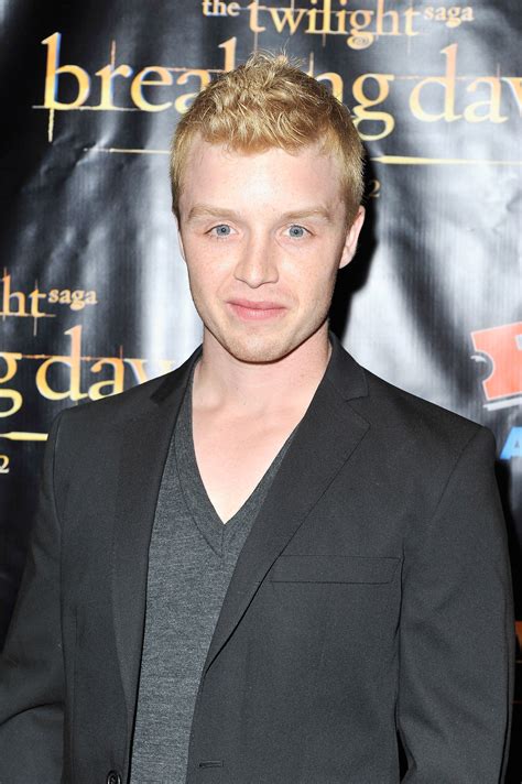 Noel Fisher Shameless Season 4