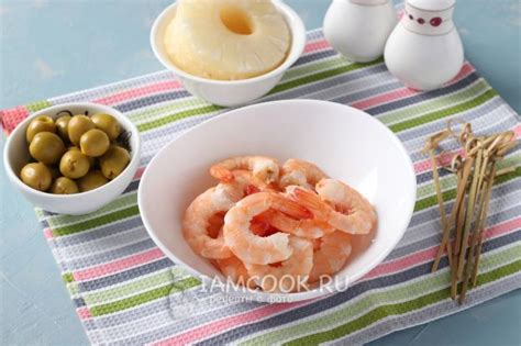 Канапе с креветками и ананасом на шпажках — рецепт с фото | Food, Fruit ...