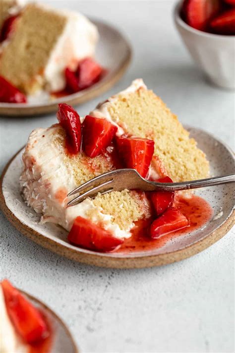 Gluten-Free Strawberry Cake: Effortless Deliciousness! - Celebrity ...