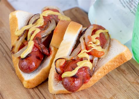australian sizzles martins famous potato rolls  bread
