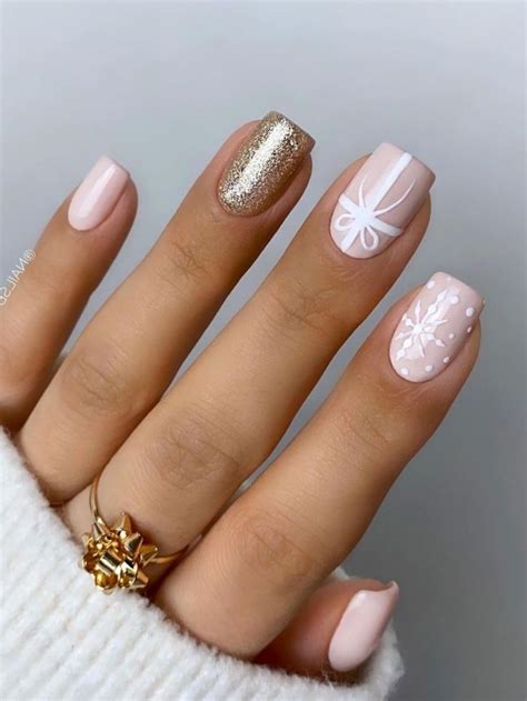 "45+ Fun and Festive Christmas Nail Designs and Ideas for Short Nails ...