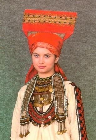 Женские головные уборы