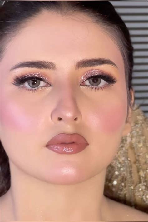 pin  roshna khan su rkhan nel  matrimonio
