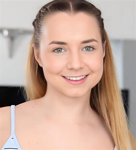 Mona Blue (Actress) Height, Weight, Age, Videos, Photos, Biography